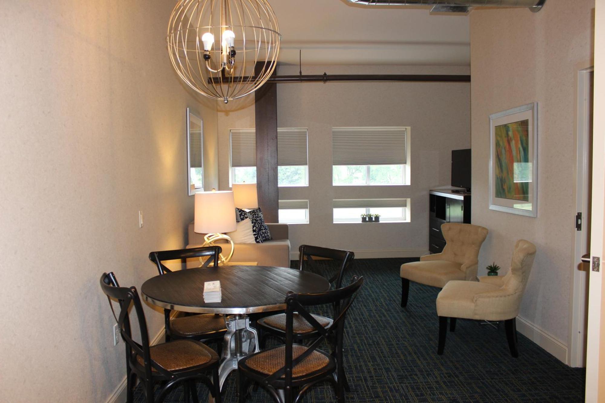 Warehouse Hotel At The Nook Manheim Room photo